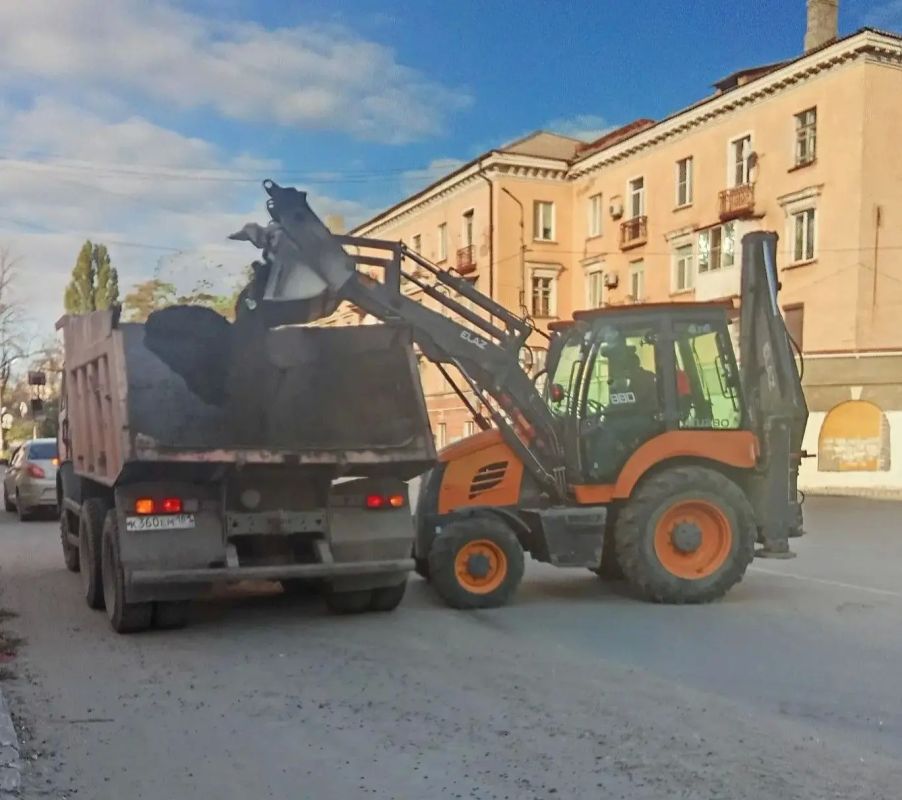 Коммунальными службами проведены работы на территории города Коммунальными службами проведены работы на территории города