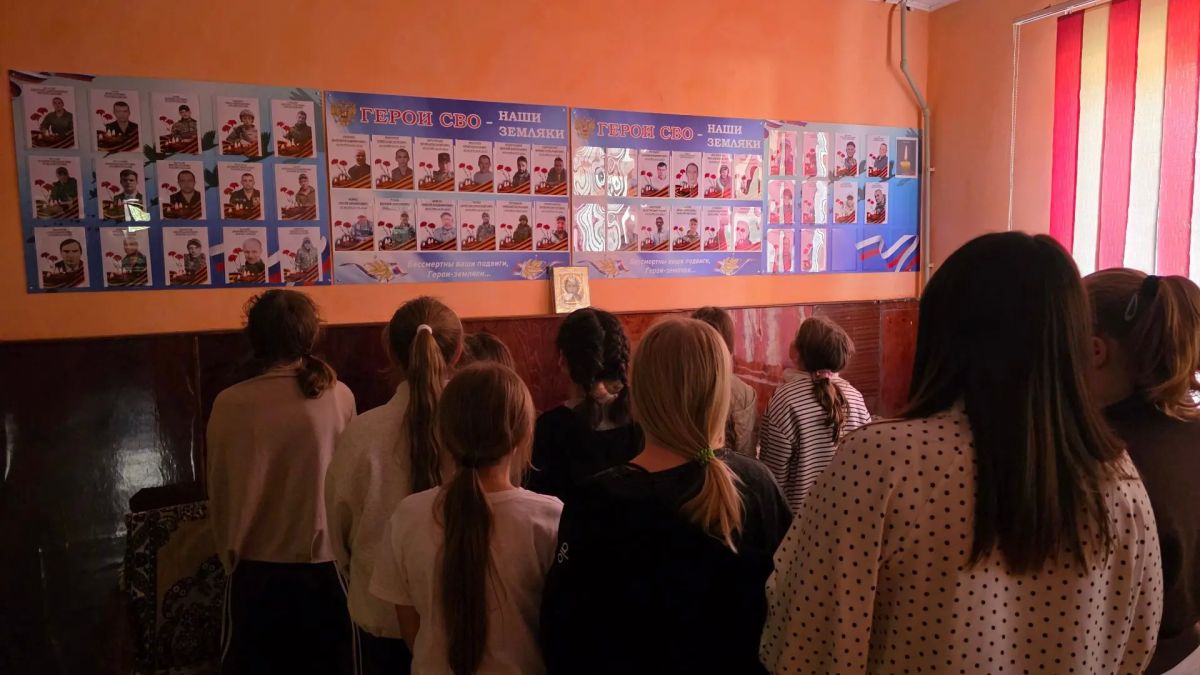 Час солдатского подвига «Есть мужество, доступное немногим» Час солдатского подвига «Есть мужество, доступное немногим»