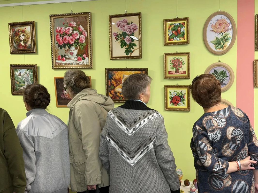 Осень окончательно вступила в свои права, и в Музее истории города Первомайска по доброй традиции вновь собрались те, чья жизнь наполнена мудростью и богатым опытом Осень окончательно вступила в свои права, и в Музее истории города Первомайска по доброй традиции вновь собрались те, чья жизнь наполнена мудростью и богатым опытом