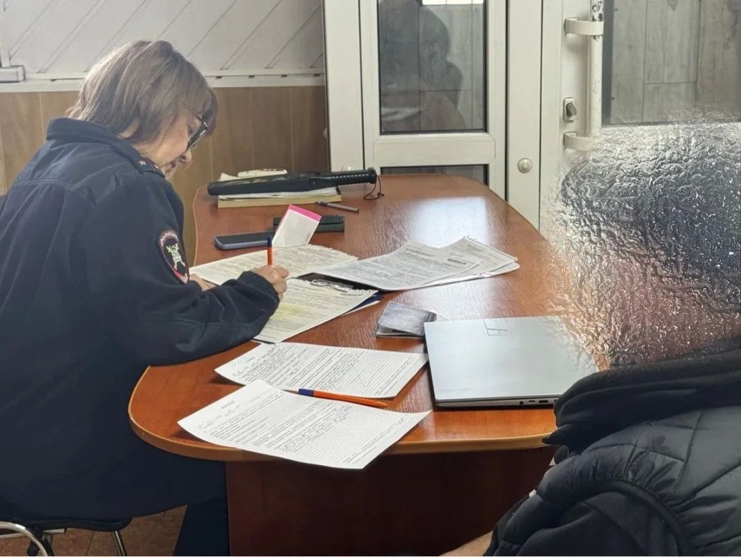 Сотрудники ГИБДД привлекли к ответственности водителя, грубо нарушившего ПДД Сотрудники ГИБДД привлекли к ответственности водителя, грубо нарушившего ПДД