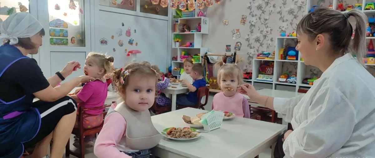 В Красном Луче родители проверили качество питания в детском саду «Звездочка» В Красном Луче родители проверили качество питания в детском саду «Звездочка»