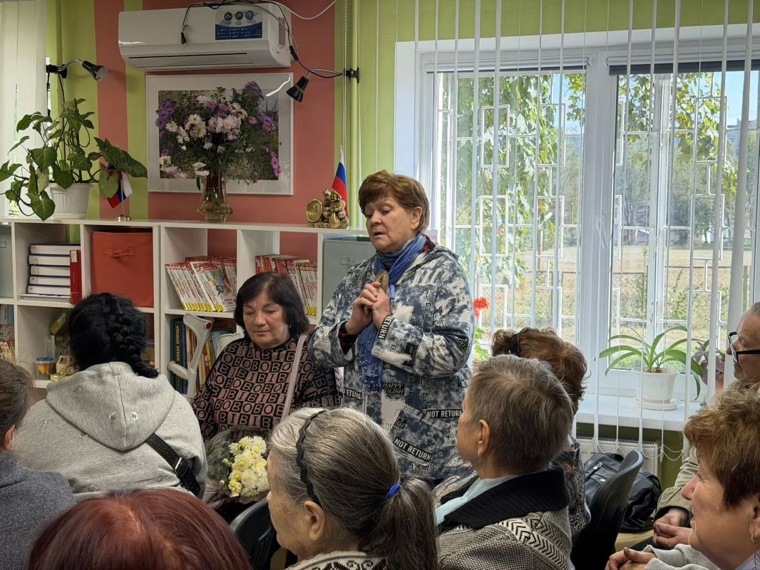 Осень окончательно вступила в свои права, и в Музее истории города Первомайска по доброй традиции вновь собрались те, чья жизнь наполнена мудростью и богатым опытом Осень окончательно вступила в свои права, и в Музее истории города Первомайска по доброй традиции вновь собрались те, чья жизнь наполнена мудростью и богатым опытом