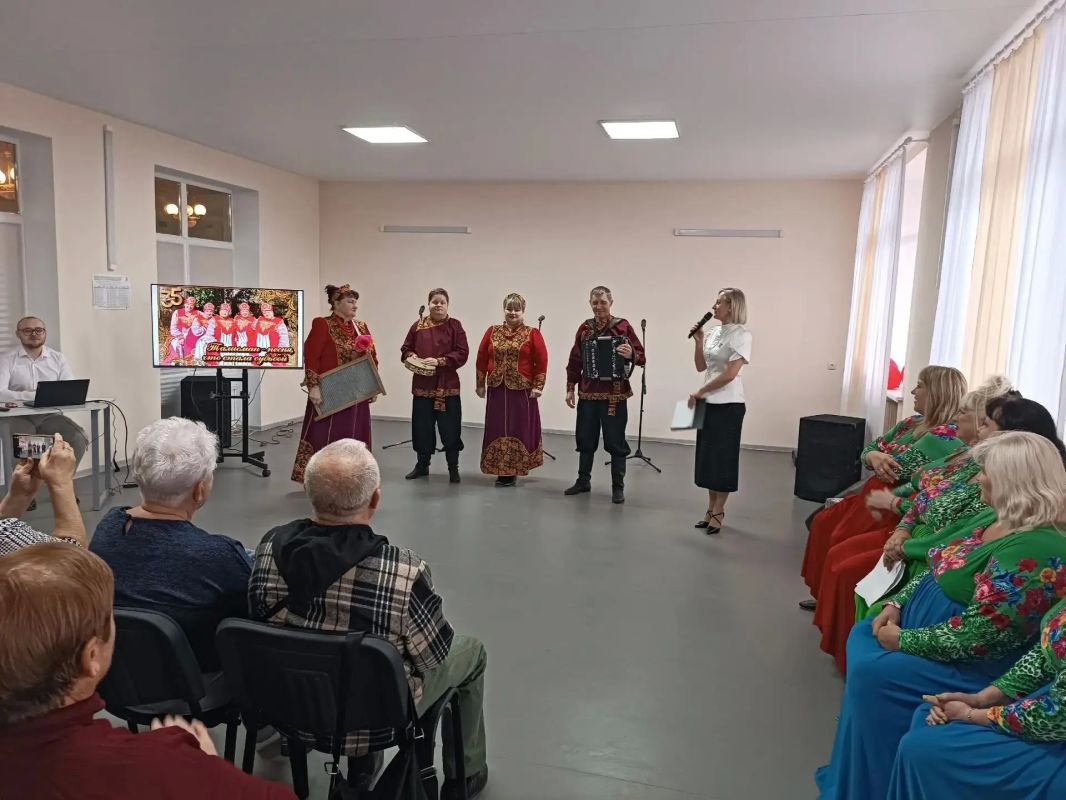 Народный вокальный ансамбль «Талисман» отметил 35-летие Народный вокальный ансамбль «Талисман» отметил 35-летие