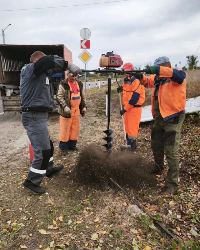 На автодороге 43К-04 Михайловка — Алчевск — Брянка — Стаханов — Первомайск — Золотое выполняются работы по обустройству и содержанию дорожной инфраструктуры На автодороге 43К-04 Михайловка — Алчевск — Брянка — Стаханов — Первомайск — Золотое выполняются работы по обустройству и содержанию дорожной инфраструктуры