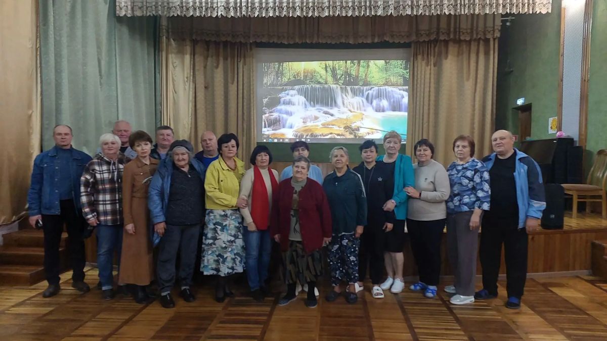 Час поэтического настроения «На любовь своё сердце настрою» Час поэтического настроения «На любовь своё сердце настрою»