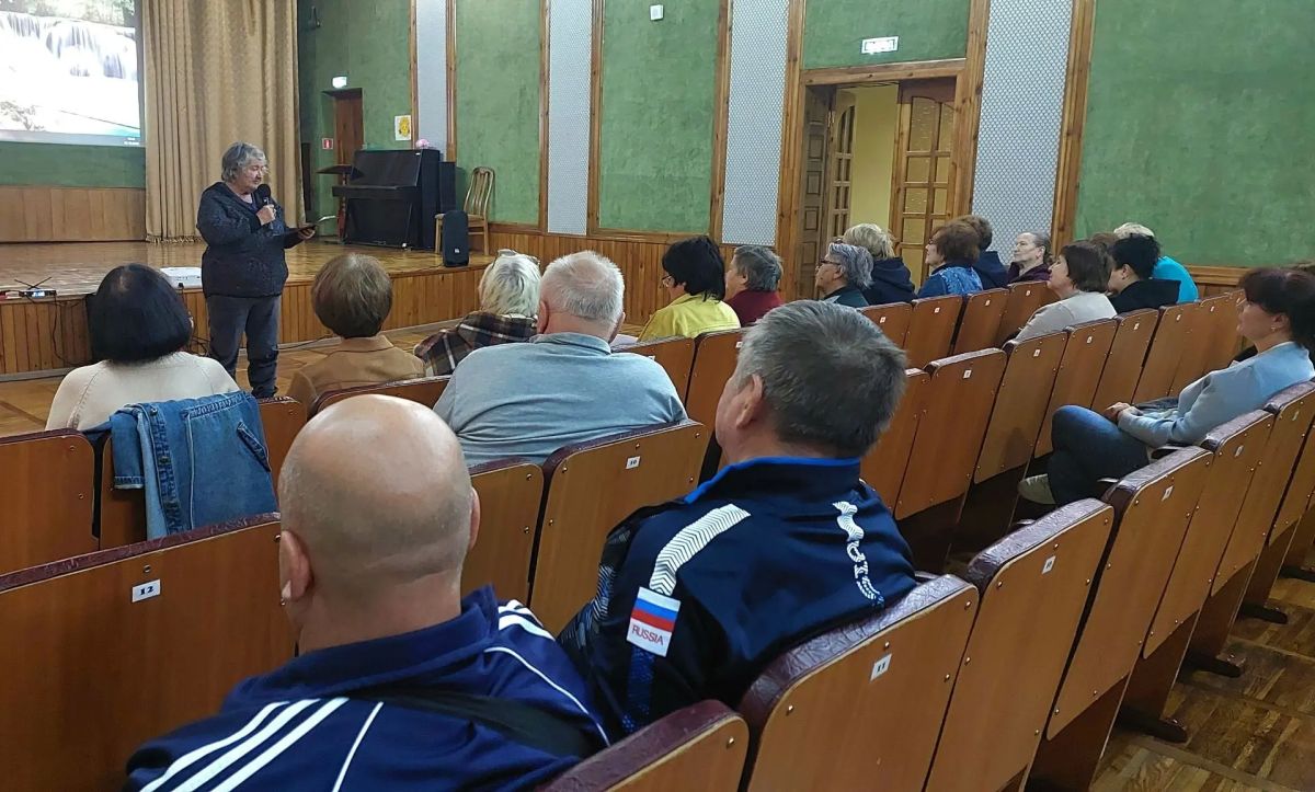 Час поэтического настроения «На любовь своё сердце настрою» Час поэтического настроения «На любовь своё сердце настрою»