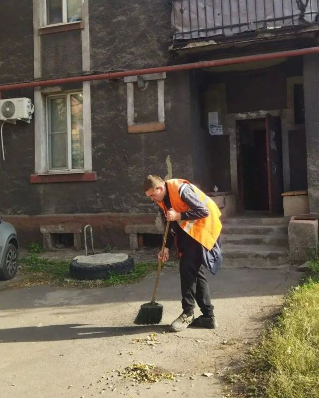 Коммунальными службами проведены работы на территории города Коммунальными службами проведены работы на территории города