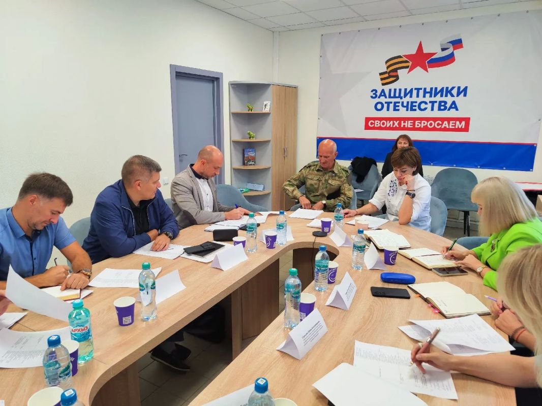В филиале Государственного фонда «Защитники Отечества» в ЛНР прошёл межведомственный приём в рамках Всероссийского единого дня оказания бесплатной юридической помощи В филиале Государственного фонда «Защитники Отечества» в ЛНР прошёл межведомственный приём в рамках Всероссийского единого дня оказания бесплатной юридической помощи