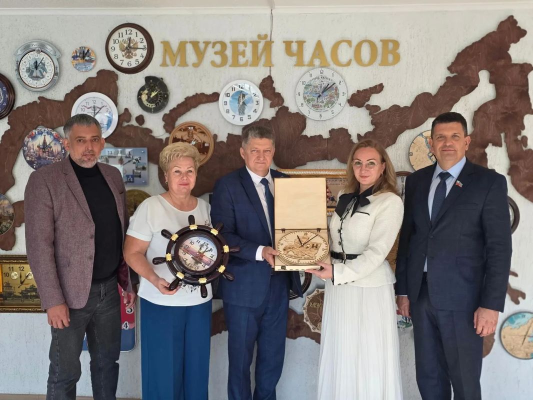 Музей часов в Совете городского округа пополнился новыми экспонатами Музей часов в Совете городского округа пополнился новыми экспонатами