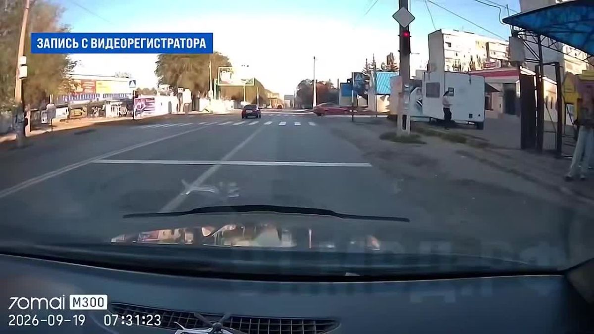 В Луганске водителю грозит штраф за проезд на красный