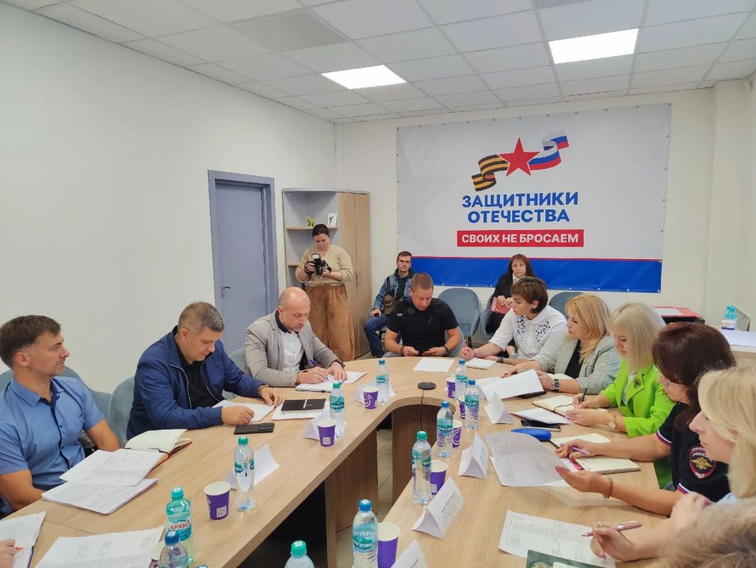 В филиале Государственного фонда «Защитники Отечества» в ЛНР прошёл межведомственный приём в рамках Всероссийского единого дня оказания бесплатной юридической помощи В филиале Государственного фонда «Защитники Отечества» в ЛНР прошёл межведомственный приём в рамках Всероссийского единого дня оказания бесплатной юридической помощи