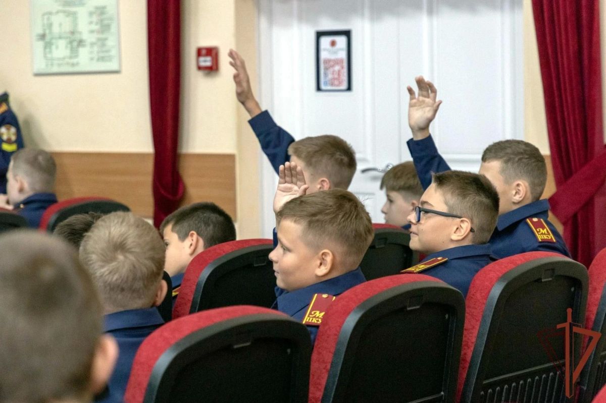 В Москве состоялась презентация трилогии военно-исторических очерков офицера Росгвардии из ЛНР В Москве состоялась презентация трилогии военно-исторических очерков офицера Росгвардии из ЛНР