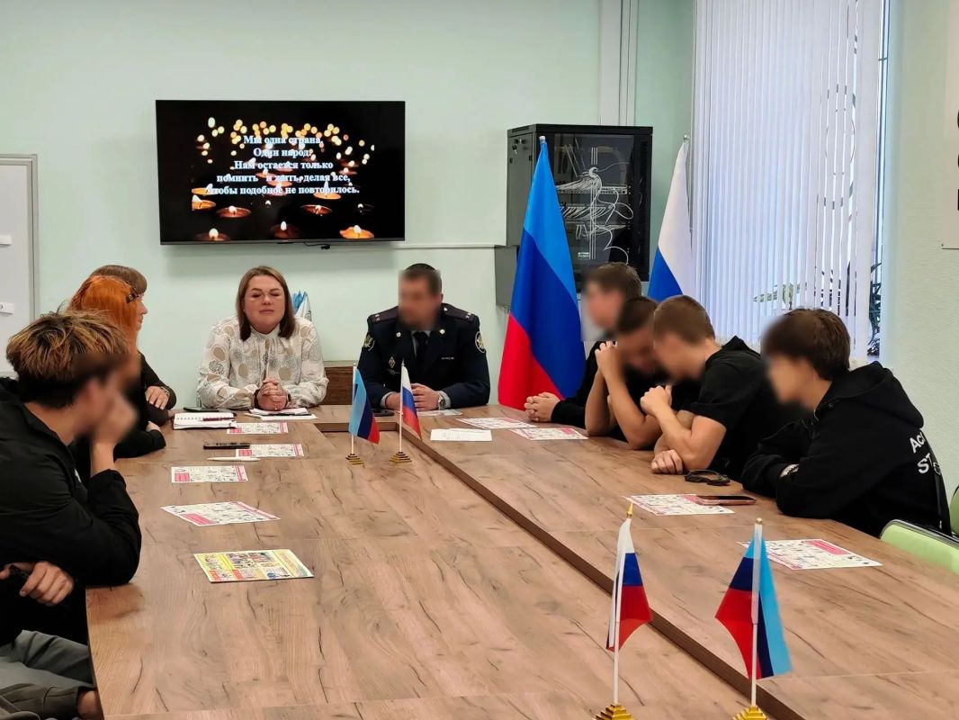 Начальник Стахановского филиала УИИ УФСИН России по ЛНР провел разъяснительную беседу с подростками о правовой ответственности