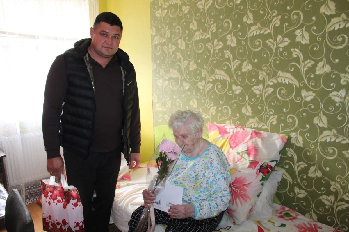 Поздравление с 94-летием жительницу пгт Новопсков, Пешкову Евгению Григорьевну