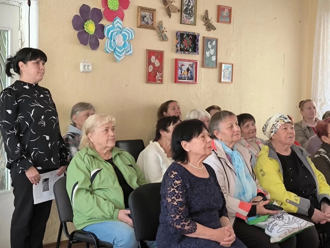 7 октября в Первомайском КЦСОН состоялось виртуальное путешествие в Эрмитаж 7 октября в Первомайском КЦСОН состоялось виртуальное путешествие в Эрмитаж