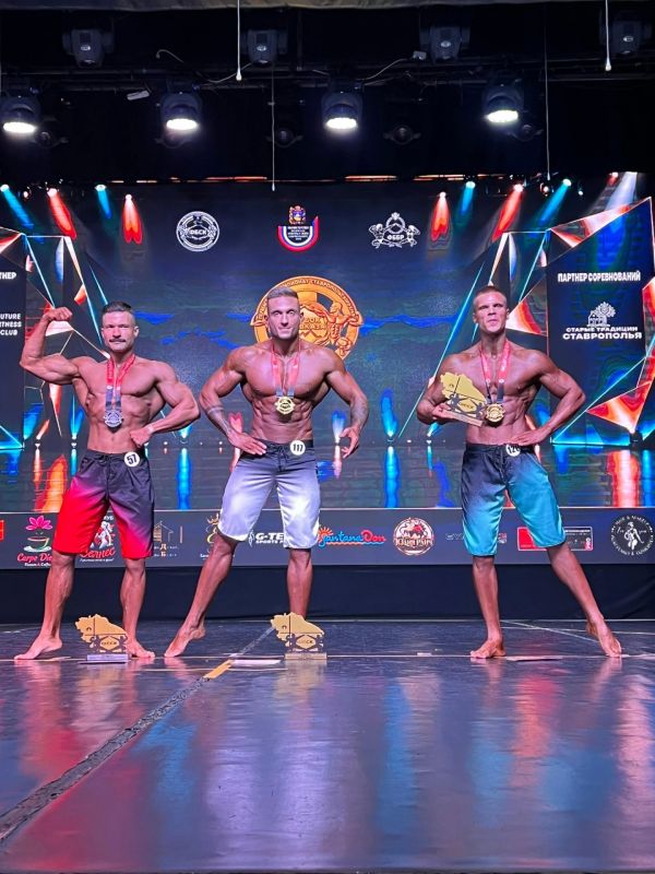 Команда из пяти спортсменов Луганской Народной Республики выступила на чемпионате по бодибилдингу «Кубок Кавказа», который проходил в Ставропольском крае