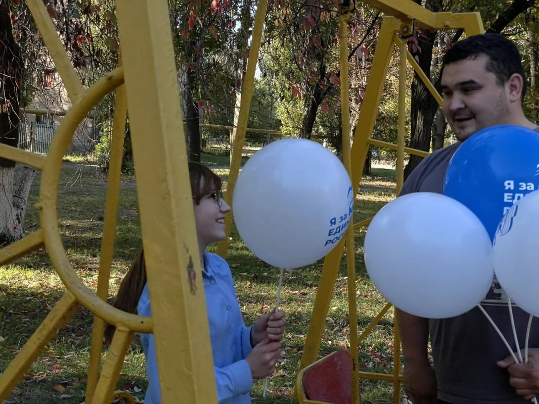 В рамках «Эстафеты добрых дел», приуроченной ко дню рождения нашего Президента, для ребят активисты Единой России города Суходольска при непосредственном участии депутата партии «Единая Россия» Богданом Шишкиным подготовили... В рамках «Эстафеты добрых дел», приуроченной ко дню рождения нашего Президента, для ребят активисты Единой России города Суходольска при непосредственном участии депутата партии «Единая Россия» Богданом Шишкиным подготовили...