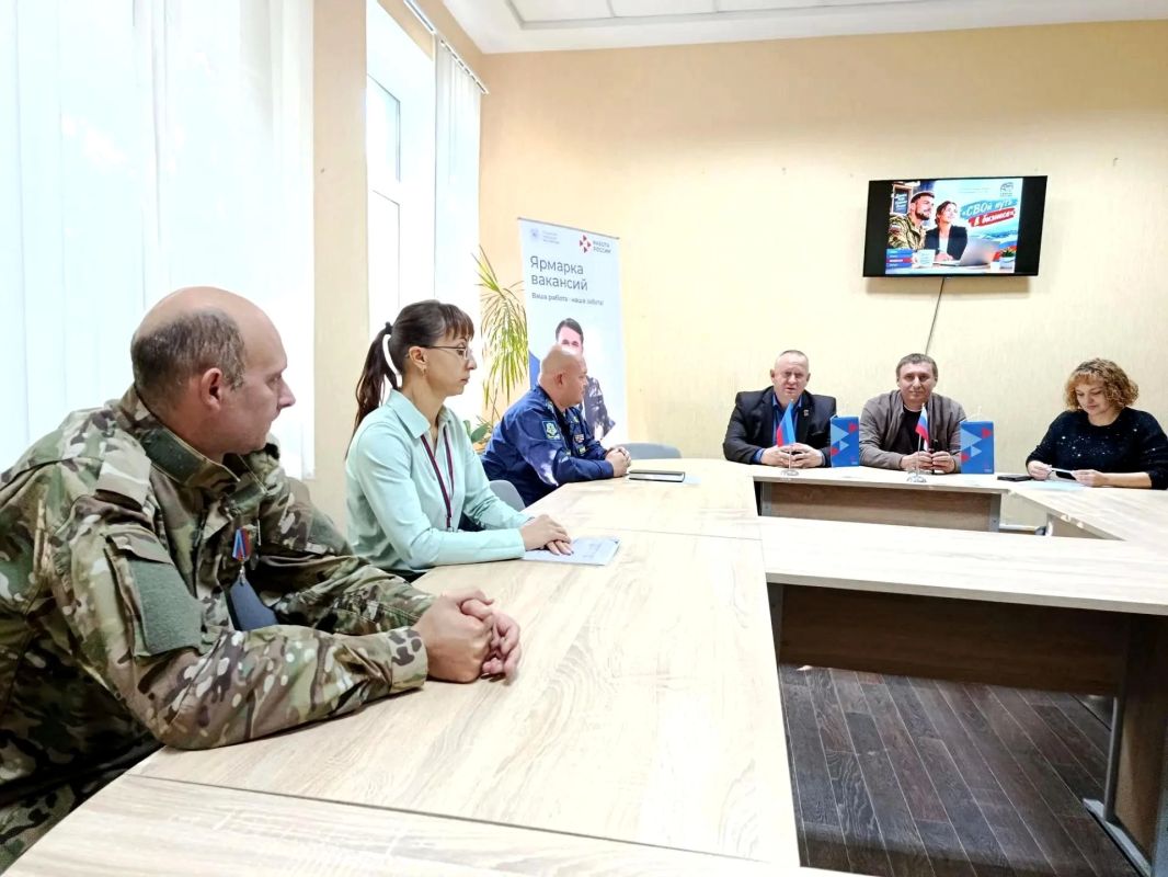 В Новоайдаре состоялось мероприятие для участников СВО и членов их семей «СВОй путь в бизнесе» В Новоайдаре состоялось мероприятие для участников СВО и членов их семей «СВОй путь в бизнесе»
