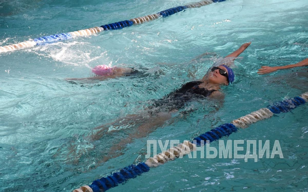 60-й плавательный сезон стартовал в краснолучском бассейне 60-й плавательный сезон стартовал в краснолучском бассейне