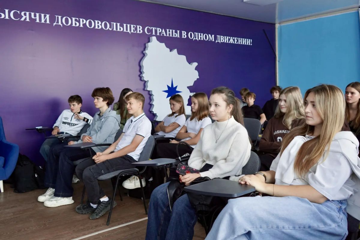 Готовность к действию. Инструкторы Луганского регионального отделения Всероссийского студенческого корпуса спасателей продолжают плодотворно работать со Школьными спасательными отрядами, передавая им бесценные знания и... Готовность к действию. Инструкторы Луганского регионального отделения Всероссийского студенческого корпуса спасателей продолжают плодотворно работать со Школьными спасательными отрядами, передавая им бесценные знания и...