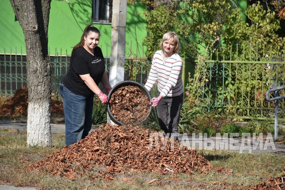 В Новопскове в рамках эстафеты добрых дел состоялся субботник В Новопскове в рамках эстафеты добрых дел состоялся субботник