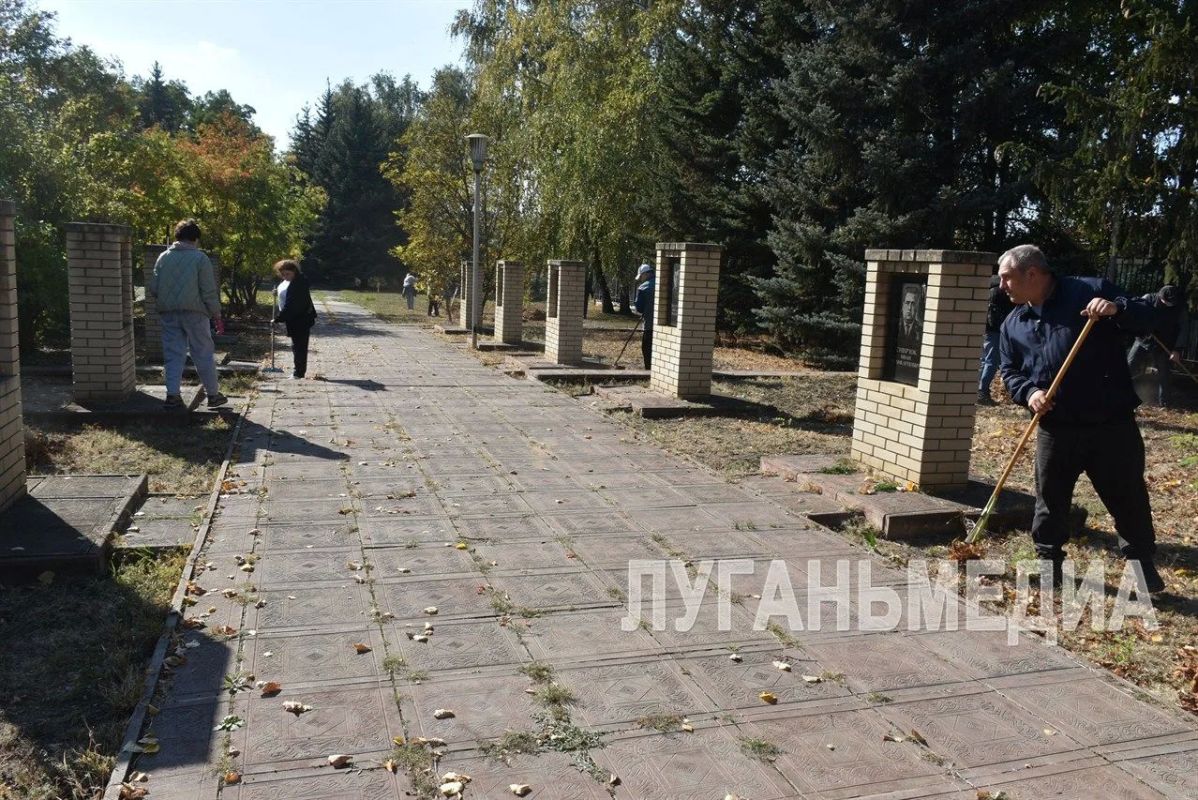 В Новопскове в рамках эстафеты добрых дел состоялся субботник В Новопскове в рамках эстафеты добрых дел состоялся субботник