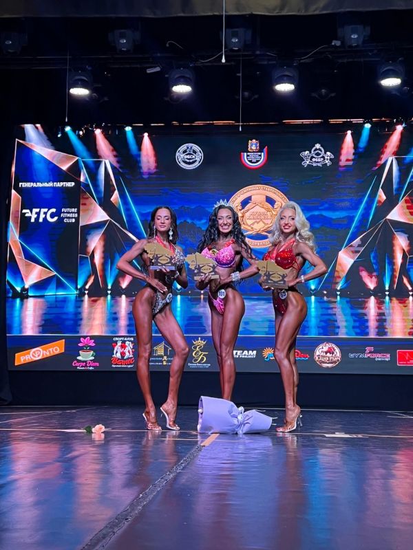 Команда из пяти спортсменов Луганской Народной Республики выступила на чемпионате по бодибилдингу «Кубок Кавказа», который проходил в Ставропольском крае Команда из пяти спортсменов Луганской Народной Республики выступила на чемпионате по бодибилдингу «Кубок Кавказа», который проходил в Ставропольском крае
