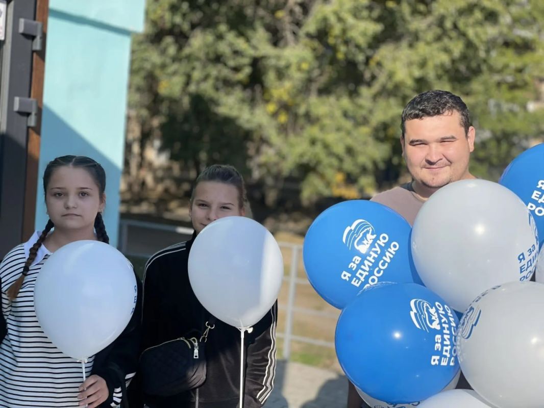 В рамках «Эстафеты добрых дел», приуроченной ко дню рождения нашего Президента, для ребят активисты Единой России города Суходольска при непосредственном участии депутата партии «Единая Россия» Богданом Шишкиным подготовили... В рамках «Эстафеты добрых дел», приуроченной ко дню рождения нашего Президента, для ребят активисты Единой России города Суходольска при непосредственном участии депутата партии «Единая Россия» Богданом Шишкиным подготовили...
