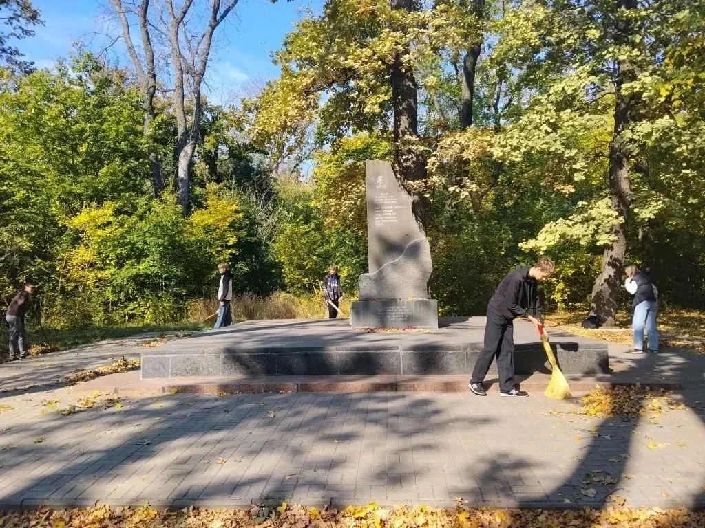 Андрей Рубанцов: В РОВЕНЬКАХ ПРОШЛА АКЦИЯ «ЧИСТЫЙ ЛЕС — ЖИВАЯ ПАМЯТЬ»