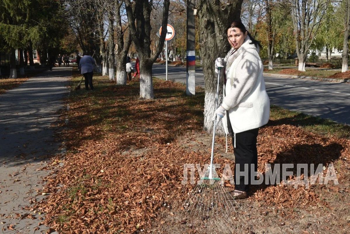 В Новопскове в рамках эстафеты добрых дел состоялся субботник В Новопскове в рамках эстафеты добрых дел состоялся субботник