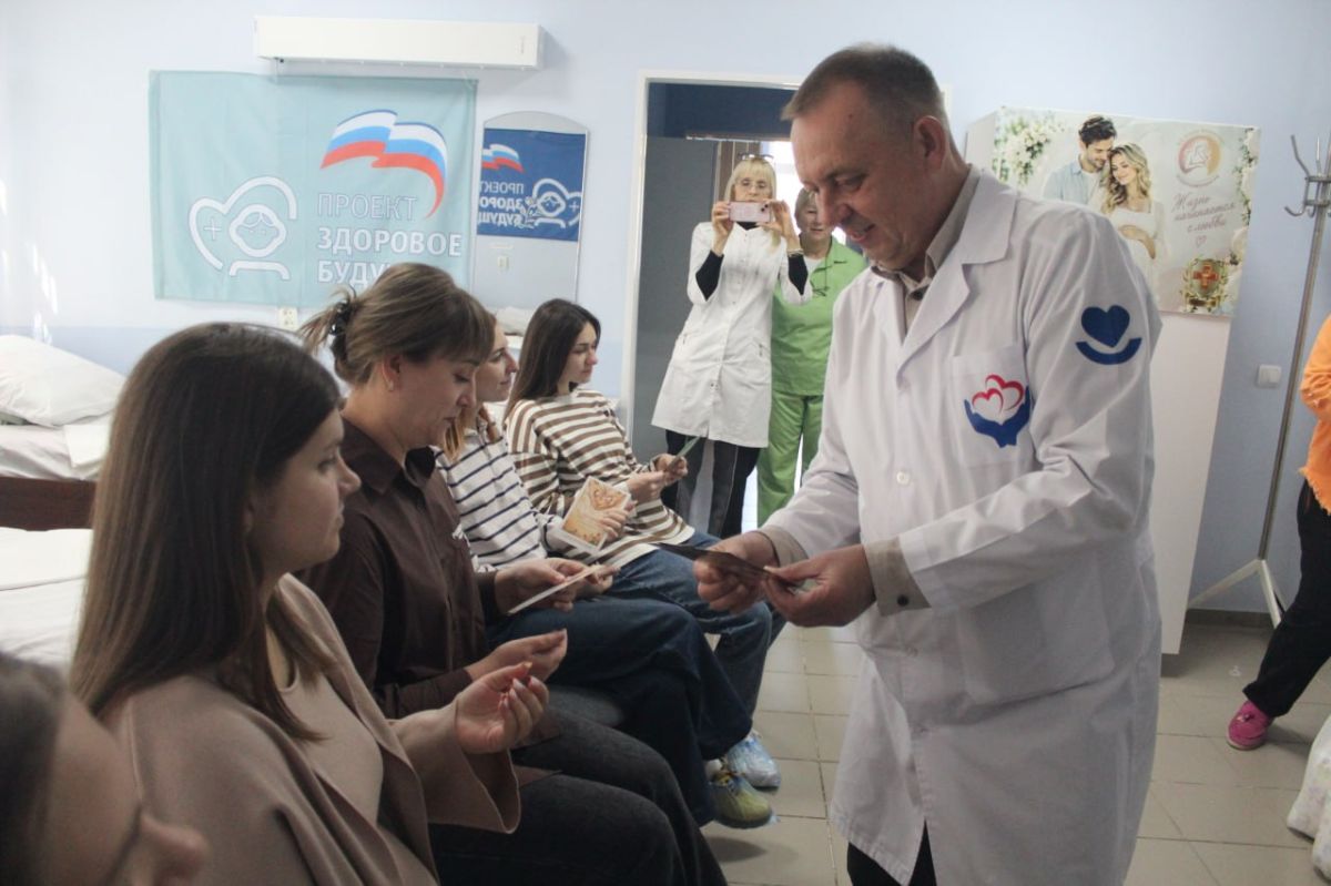В рамках эстафеты добрых дел Секретарь Славяносербского местного отделения Единой России, депутат Народного Совета ЛНР Светлана Гизай, Председатель Совета округа, местный координатор Женского движения Единой России... В рамках эстафеты добрых дел Секретарь Славяносербского местного отделения Единой России, депутат Народного Совета ЛНР Светлана Гизай, Председатель Совета округа, местный координатор Женского движения Единой России...