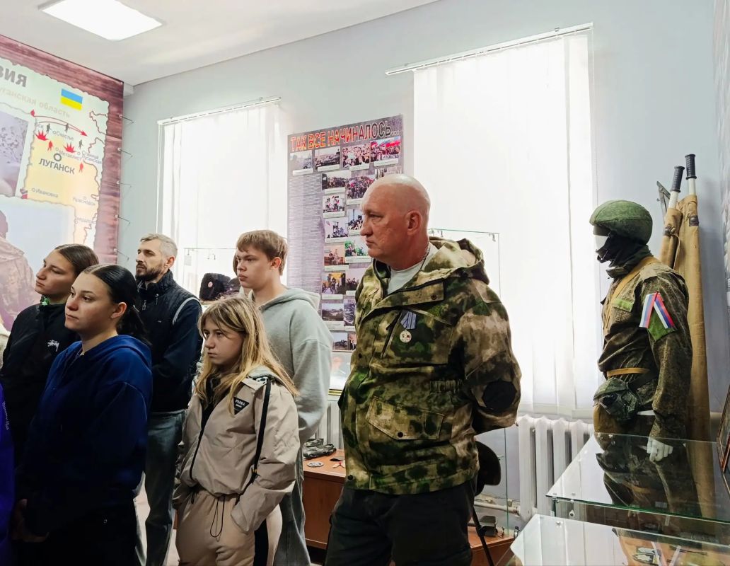 Связь поколений: в музее истории г. Ровеньки прошла встреча с участником СВО Связь поколений: в музее истории г. Ровеньки прошла встреча с участником СВО