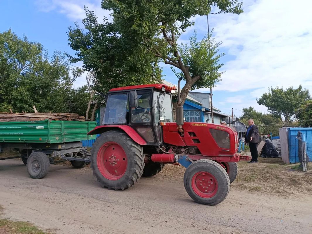 Жителям Спеваковки доставили дрова в рамках инициативы «Добрые дела» Жителям Спеваковки доставили дрова в рамках инициативы «Добрые дела»