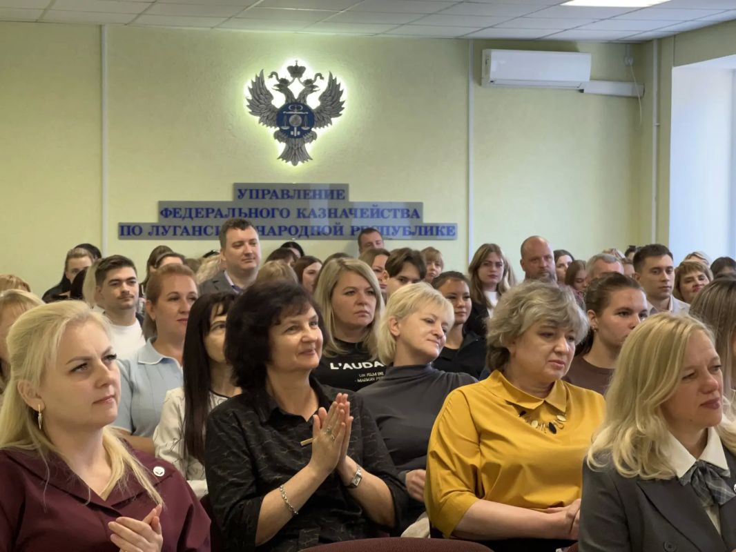 7 октября коллектив Управления Федерального казначейства по Луганской Народной Республике отмечает День образования 7 октября коллектив Управления Федерального казначейства по Луганской Народной Республике отмечает День образования