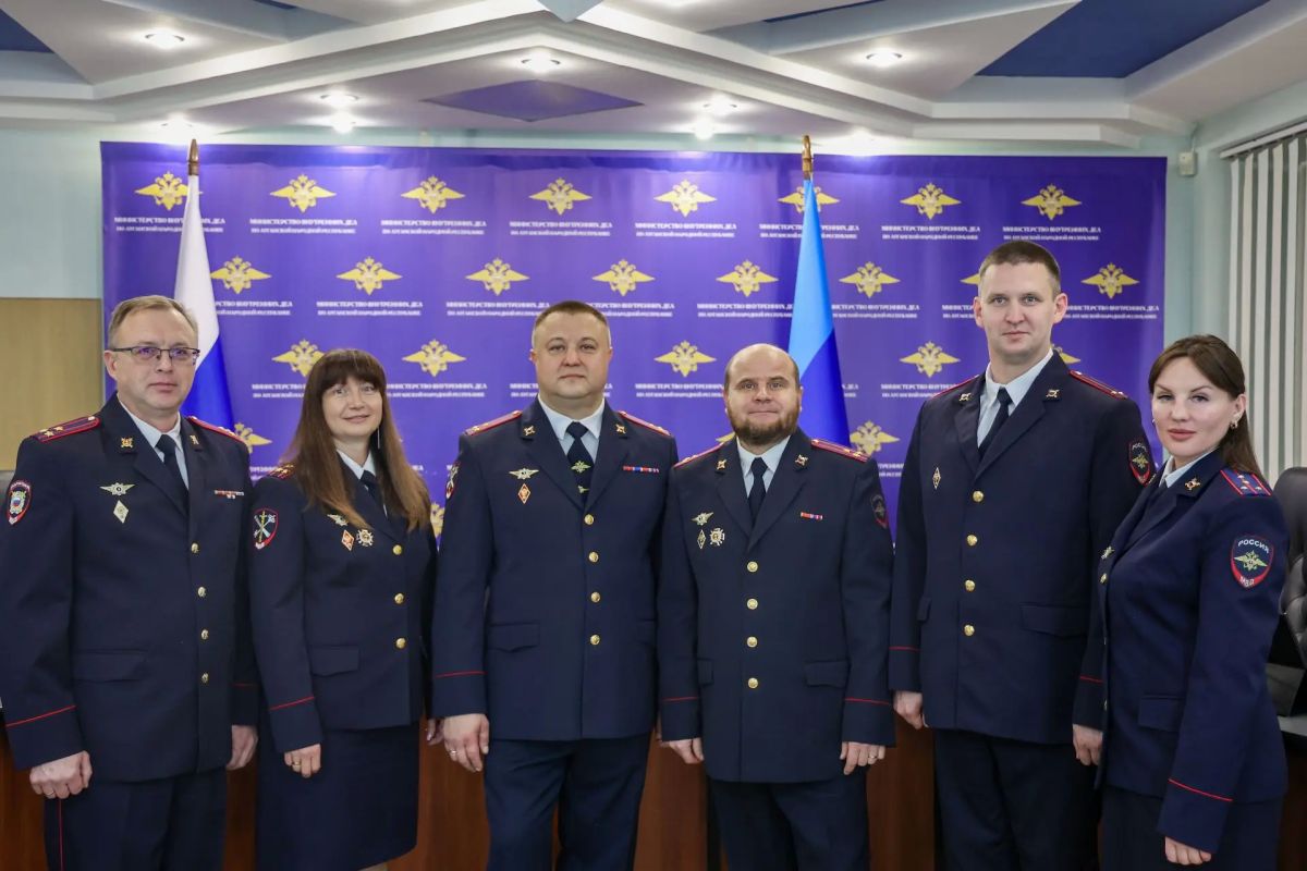 В региональном МВД наградили сотрудников штабных подразделений в честь профессионального праздника В региональном МВД наградили сотрудников штабных подразделений в честь профессионального праздника