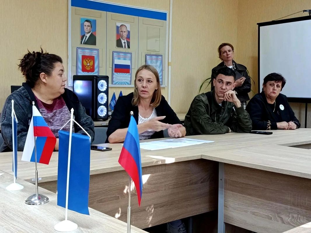 В Новоайдаре состоялось мероприятие для участников СВО и членов их семей «СВОй путь в бизнесе» В Новоайдаре состоялось мероприятие для участников СВО и членов их семей «СВОй путь в бизнесе»
