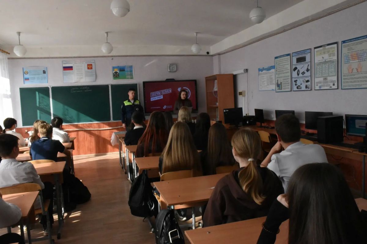 «Диалоги с героями»: урок мужества от инспектора ГИБДД «Диалоги с героями»: урок мужества от инспектора ГИБДД