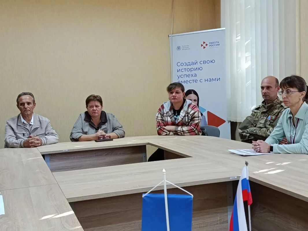 В Новоайдаре состоялось мероприятие для участников СВО и членов их семей «СВОй путь в бизнесе» В Новоайдаре состоялось мероприятие для участников СВО и членов их семей «СВОй путь в бизнесе»