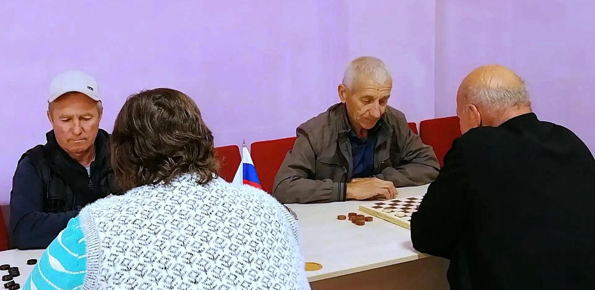 В селе Литвиновка Беловодского округа на базе первичного отделения партии Единой России № 6 состоялось спортивное мероприятие, приуроченное ко дню рождения Президента России Владимира Путина В селе Литвиновка Беловодского округа на базе первичного отделения партии Единой России № 6 состоялось спортивное мероприятие, приуроченное ко дню рождения Президента России Владимира Путина