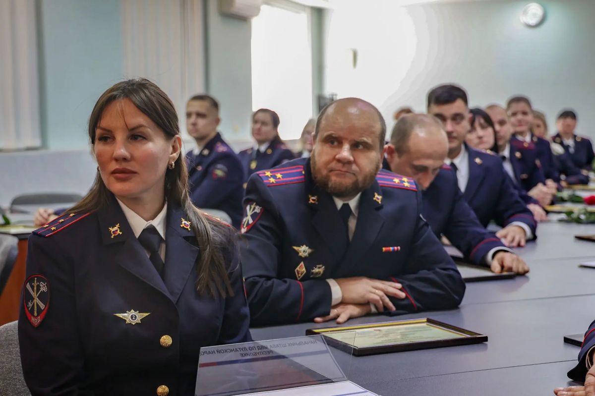 В региональном МВД наградили сотрудников штабных подразделений в честь профессионального праздника В региональном МВД наградили сотрудников штабных подразделений в честь профессионального праздника