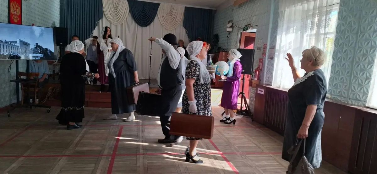 Россия многонациональная страна со своей историей и традициями на территории, которой проживает более 190 народов Россия многонациональная страна со своей историей и традициями на территории, которой проживает более 190 народов
