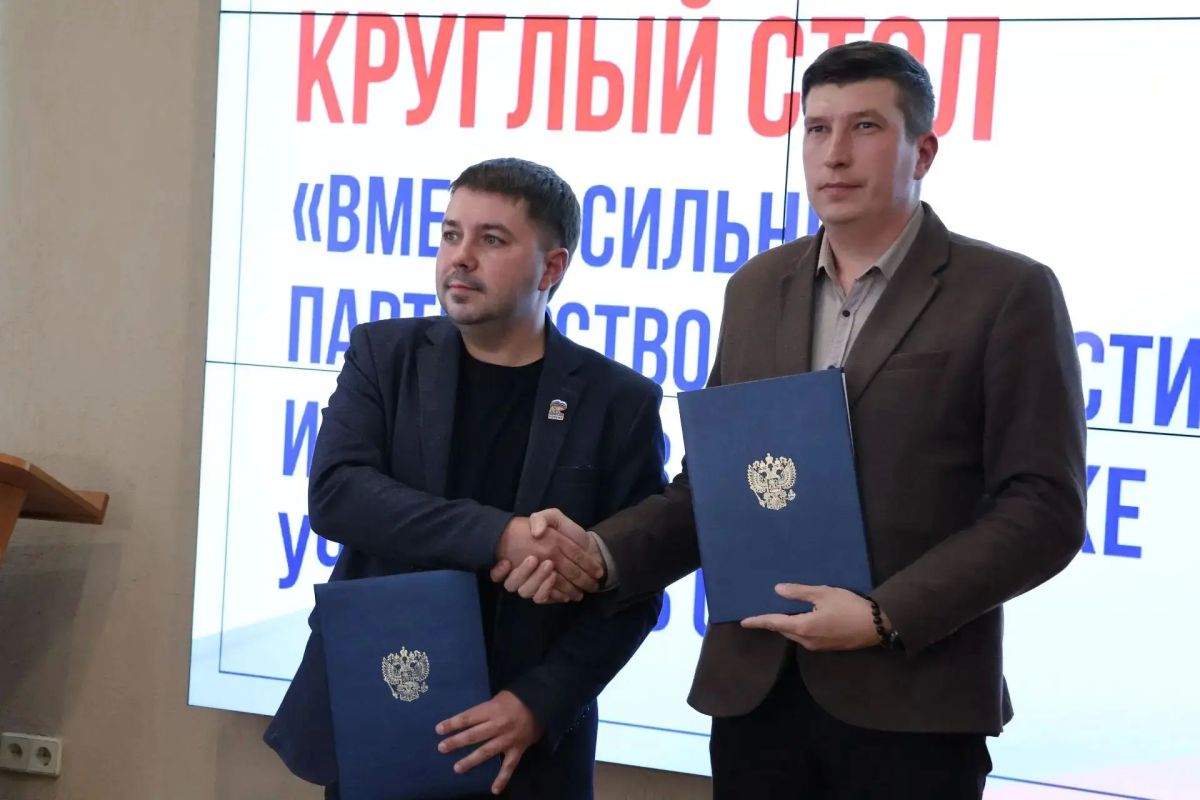 Сегодня мы подписали соглашение о сотрудничестве между нашим Центром гражданских инициатив «Луганский единый фронт помощи» и филиалом Фонда «Защитники Отечества» в ЛНР