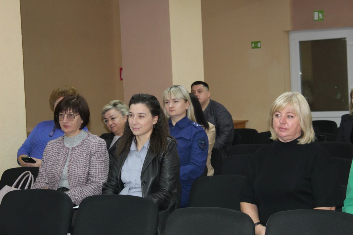 Сегодня состоялось заседание муниципальной комиссии по делам несовершеннолетних и защите их прав Беловодского муниципального округа под председательством первого заместителя Главы администрации Натальи Добрицкой Сегодня состоялось заседание муниципальной комиссии по делам несовершеннолетних и защите их прав Беловодского муниципального округа под председательством первого заместителя Главы администрации Натальи Добрицкой