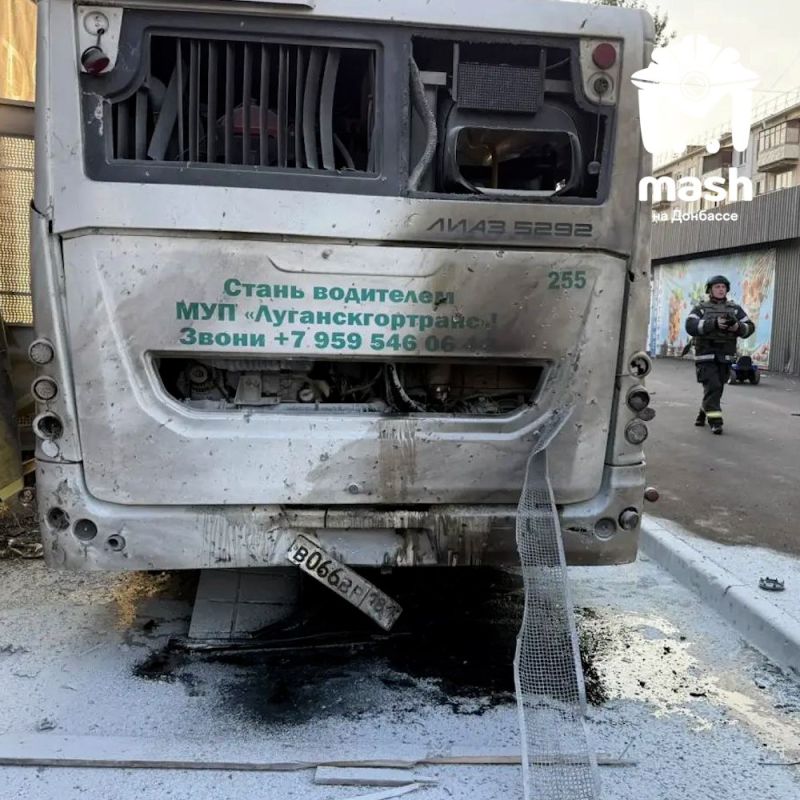 ВСУ атаковали автобус и фуру в Луганске — пострадали двое взрослых и ребёнок ВСУ атаковали автобус и фуру в Луганске — пострадали двое взрослых и ребёнок