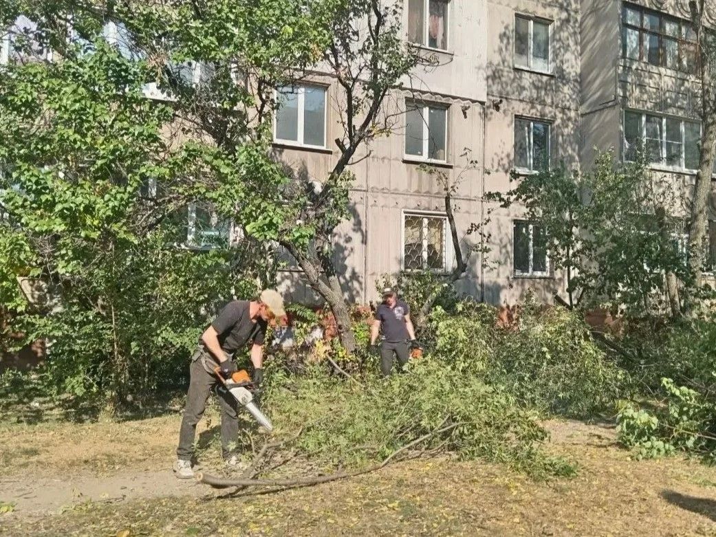 Коммунальными службами проведены работы на территории города Коммунальными службами проведены работы на территории города
