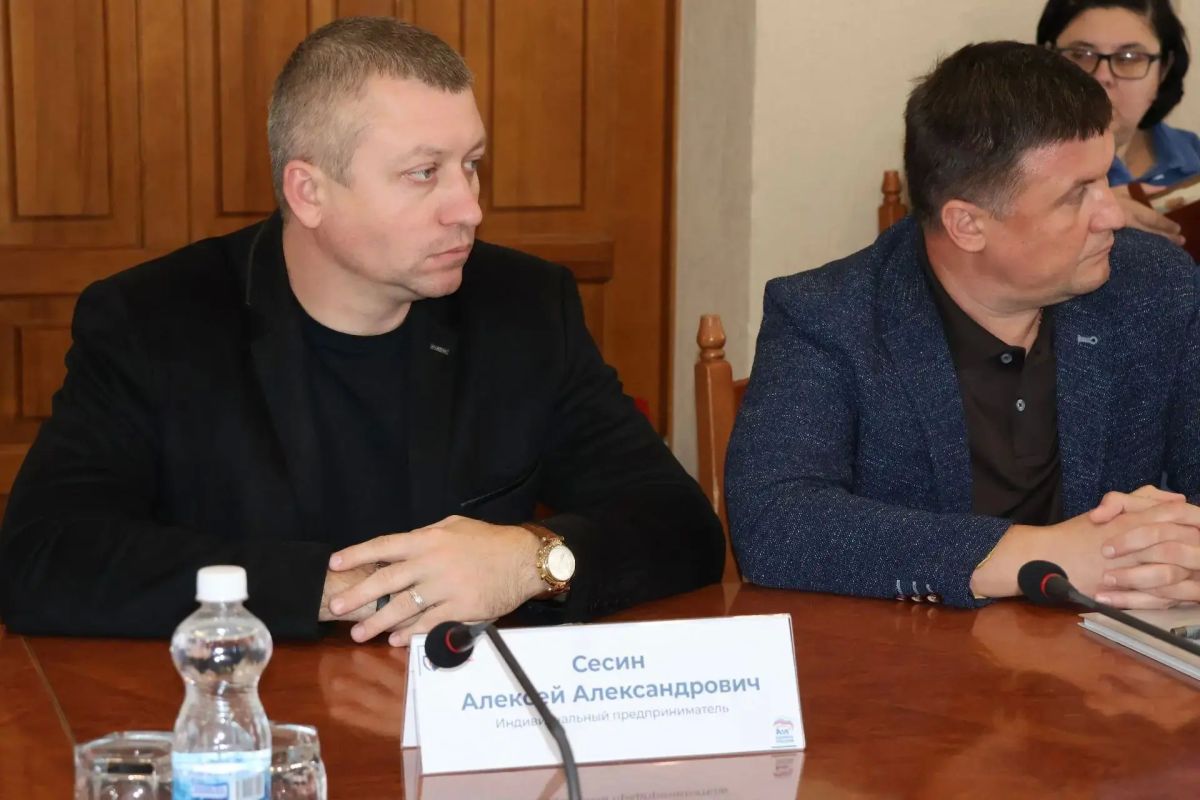 Сегодня провели круглый стол «Вместе сильнее: партнерство НКО, власти и бизнеса в поддержке участников СВО» Сегодня провели круглый стол «Вместе сильнее: партнерство НКО, власти и бизнеса в поддержке участников СВО»