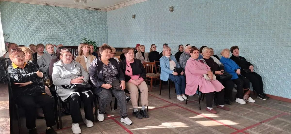 Россия многонациональная страна со своей историей и традициями на территории, которой проживает более 190 народов Россия многонациональная страна со своей историей и традициями на территории, которой проживает более 190 народов