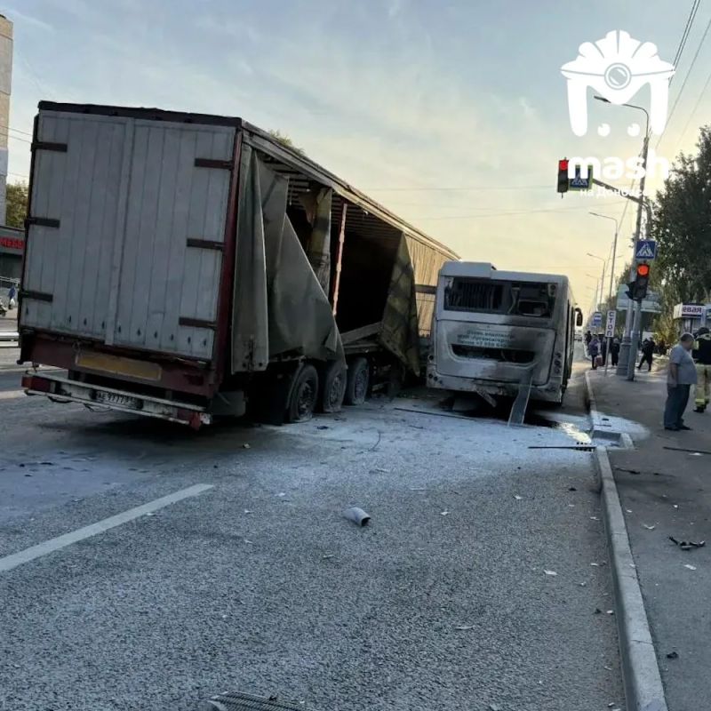 ВСУ атаковали автобус и фуру в Луганске — пострадали двое взрослых и ребёнок ВСУ атаковали автобус и фуру в Луганске — пострадали двое взрослых и ребёнок