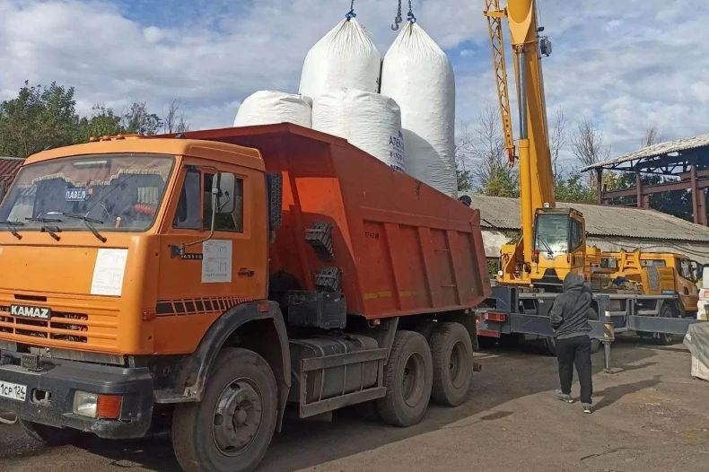В Свердловск прибыла очередная партия строительного груза из Красноярского края В Свердловск прибыла очередная партия строительного груза из Красноярского края