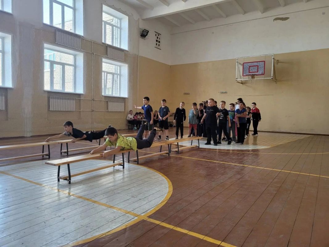 В Георгиевской средней школе №1 прошли «Весёлые старты» В Георгиевской средней школе №1 прошли «Весёлые старты»